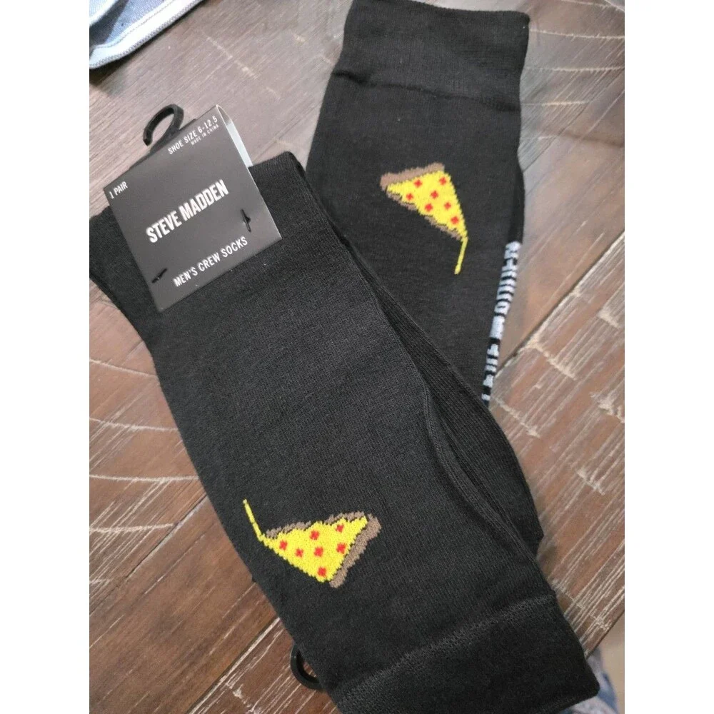 Steve Madden Men’s Crew Socks 6-12.5.   2 Pair . Black With Pizza. New!!
